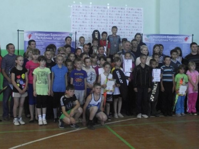День защиты детей в Алексеевском. Соревнования по бадми...