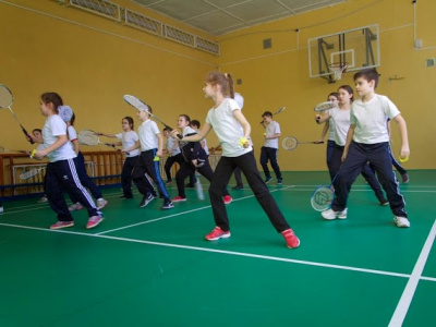 Посещение мэром Казани И.Р. Метшиным урока по бадминтон...