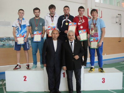 Соревнования по бадминтону в рамках сельской спартакиад...